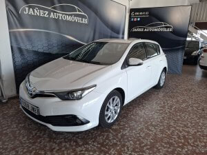 TOYOTA AURIS ACTIV