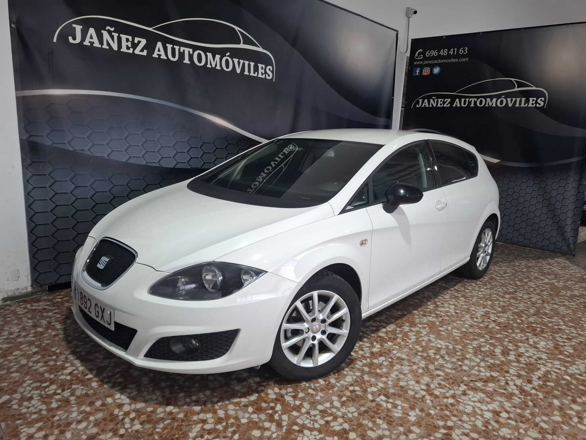 SEAT LEON