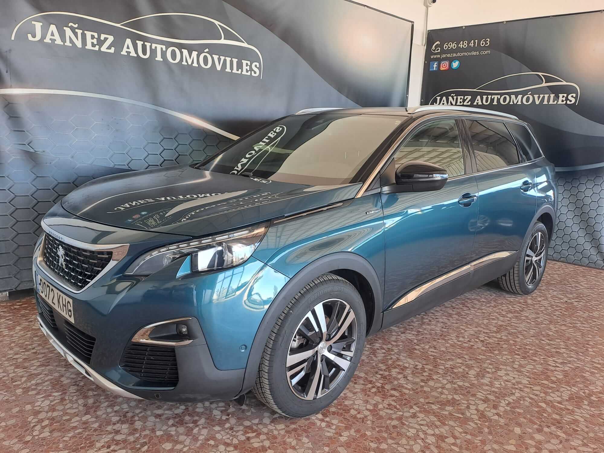 PEUGEOT 5008