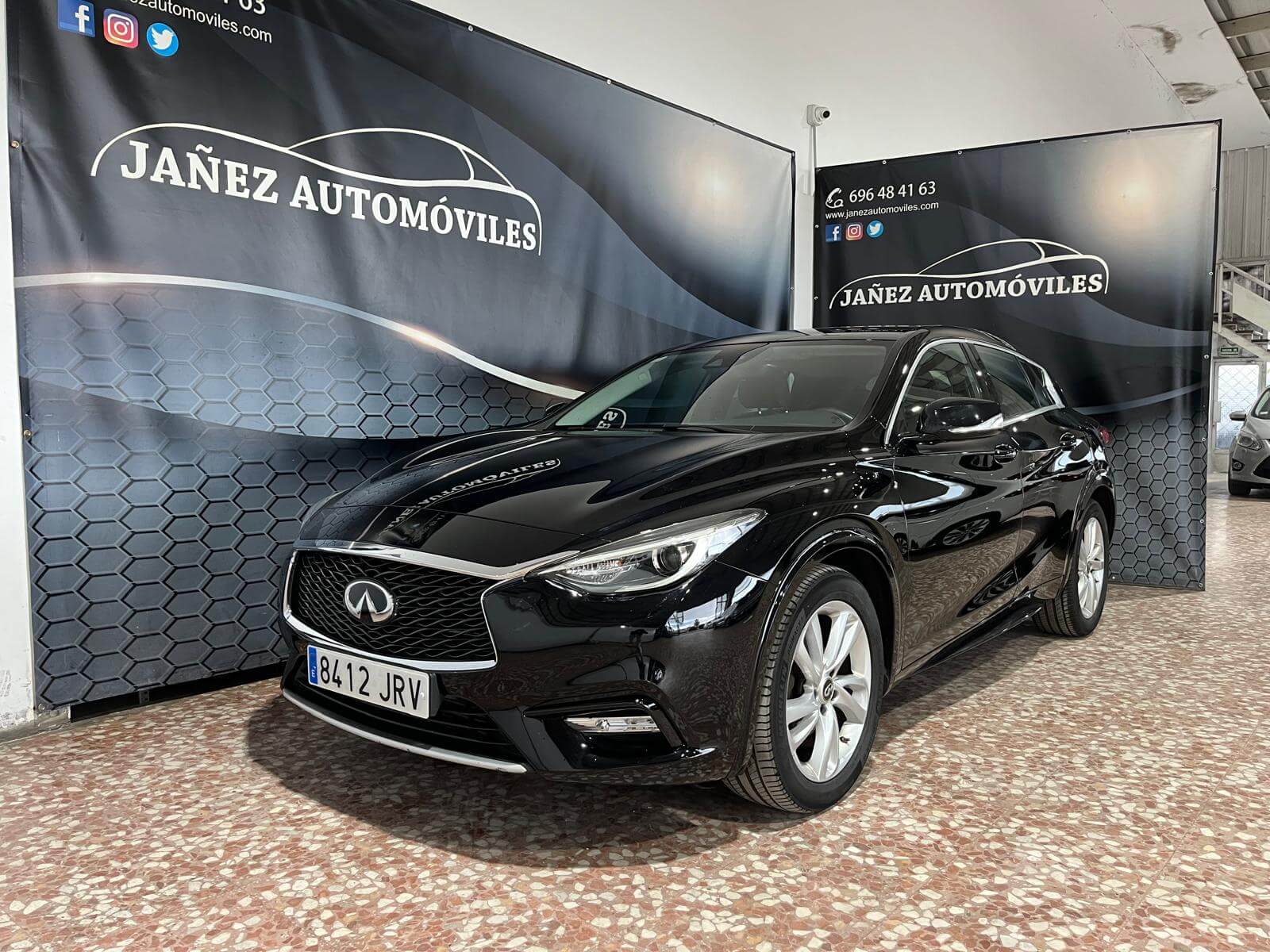 INFINITI Q30