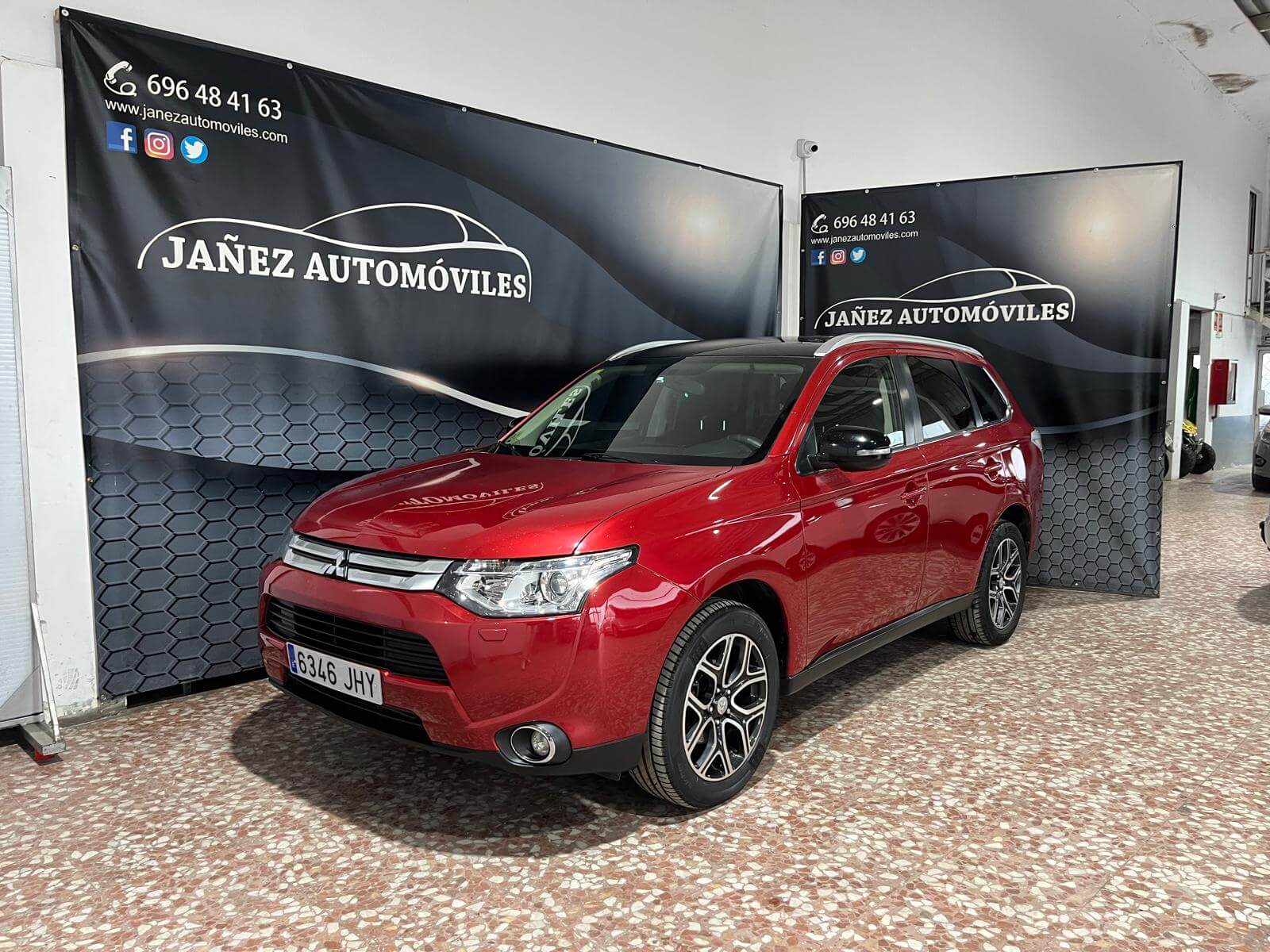 MITSUBISHI OUTLANDER