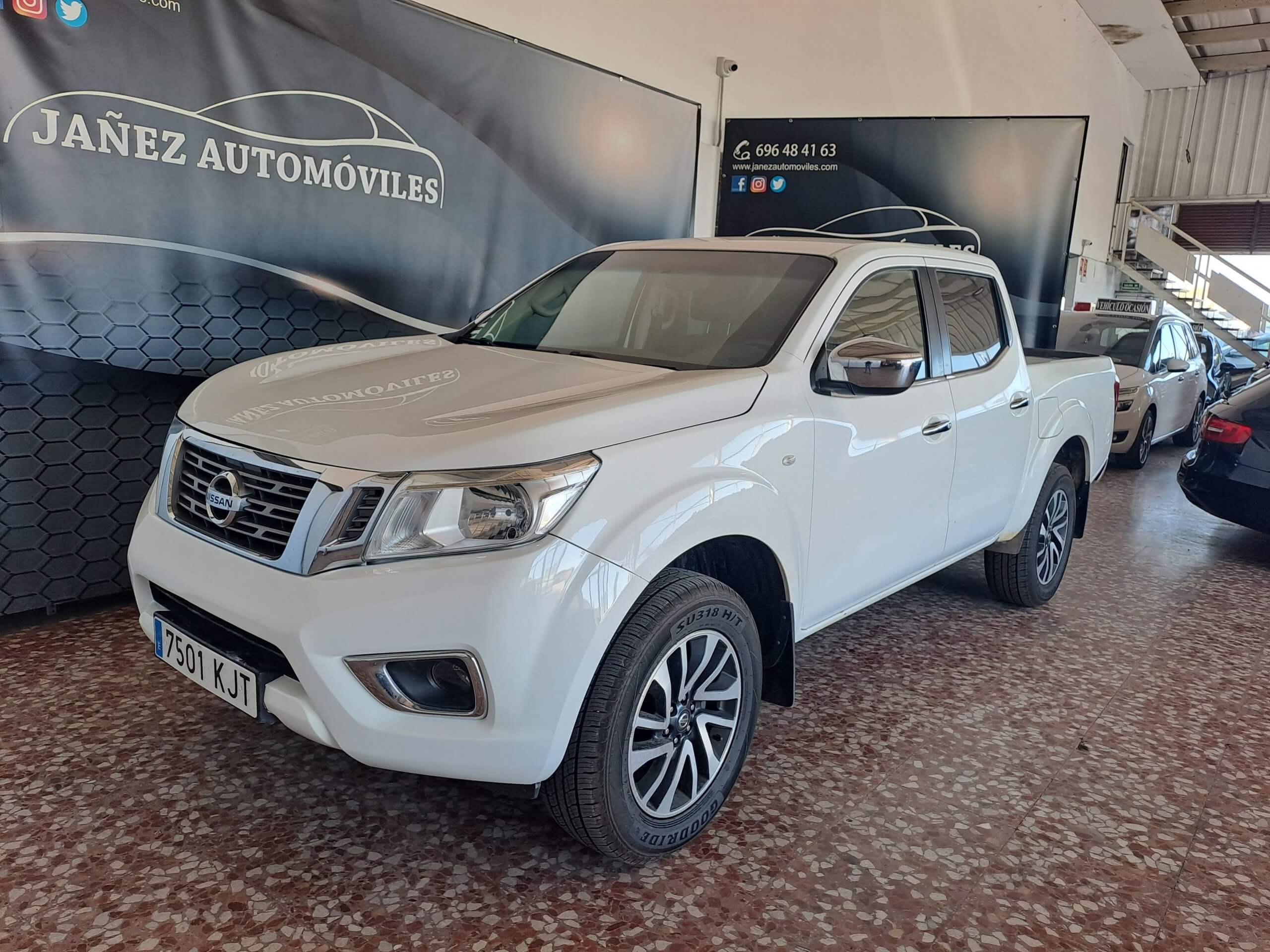 NISSAN NAVARA